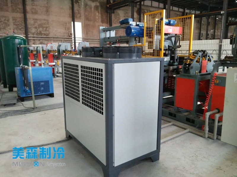 風冷柜式冷水機-重慶魚兒江建材